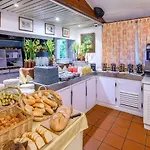 - Montagne Verte & Restaurant Louisiane 2*