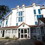 - Montagne Verte & Restaurant Louisiane 2*