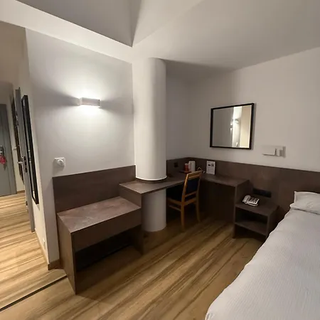 Hotel Strasbourg Montagne Verte & Restaurant - Free Parking 2* Štrasburk