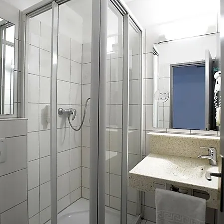 Hotel Strasbourg Montagne Verte & Restaurant - Free Parking 2* Štrasburk