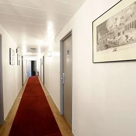 Hotel Strasbourg Montagne Verte & Restaurant - Free Parking 2*