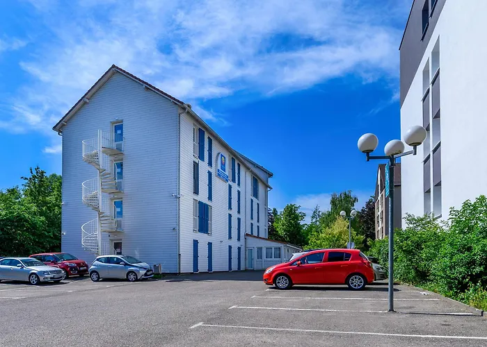 - Montagne Verte & Restaurant Louisiane 2*