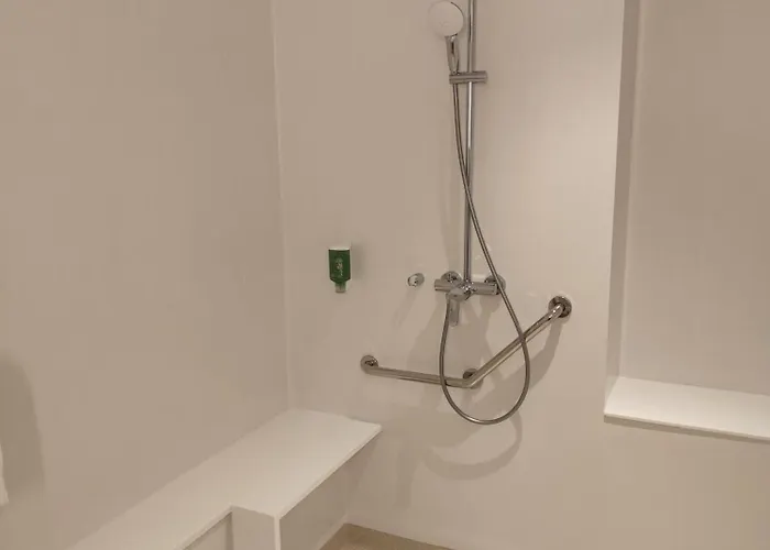 - Montagne Verte & Restaurant Louisiane