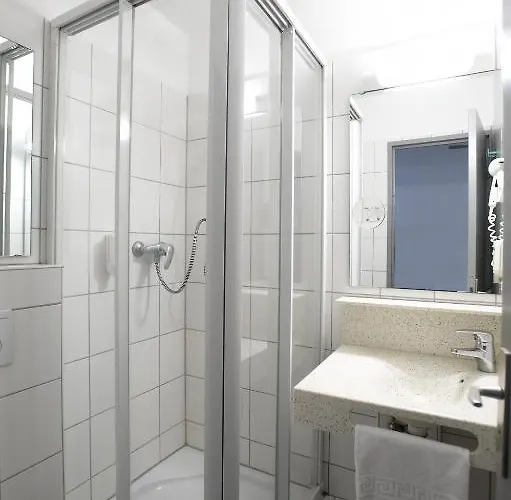 - Montagne Verte & Restaurant Louisiane Hotel Strasbourg