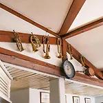 - Montagne Verte & Restaurant Louisiane 2*
