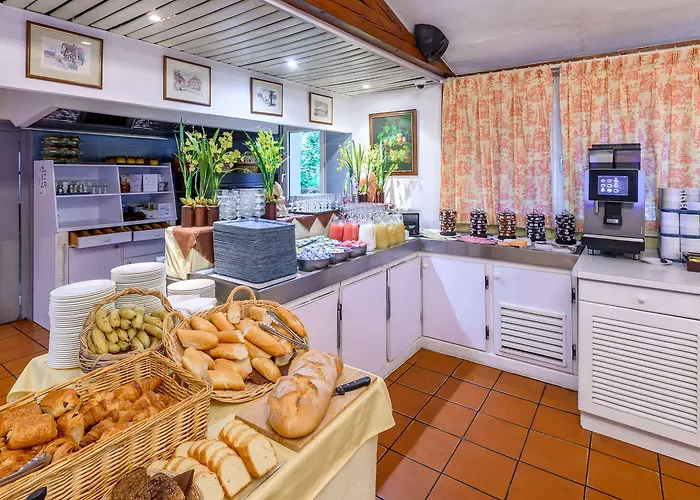 - Montagne Verte & Restaurant Louisiane 2*