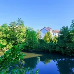 - Montagne Verte & Restaurant Louisiane Strazburg
