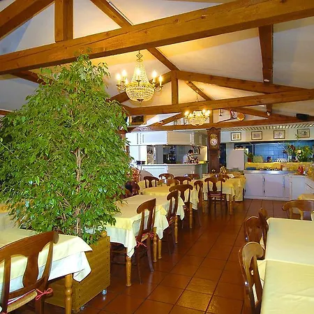 Hotell - Montagne Verte & Restaurant Louisiane Strasbourg