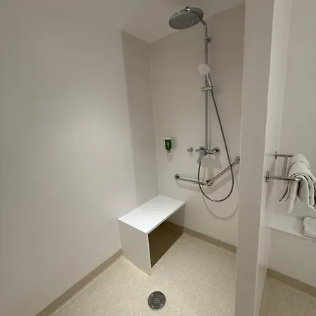 - Montagne Verte & Restaurant Louisiane