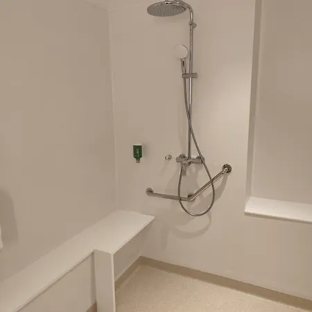 - Montagne Verte & Restaurant Louisiane