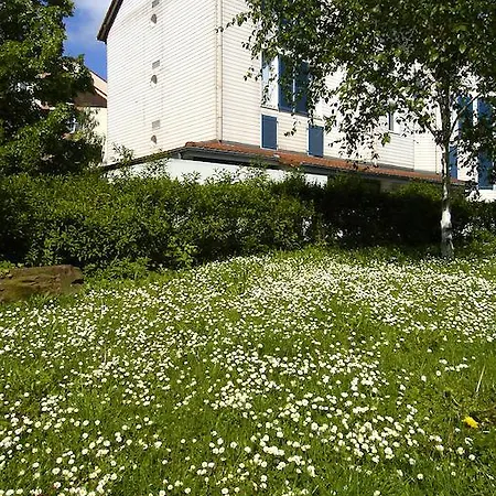 - Montagne Verte & Restaurant Louisiane