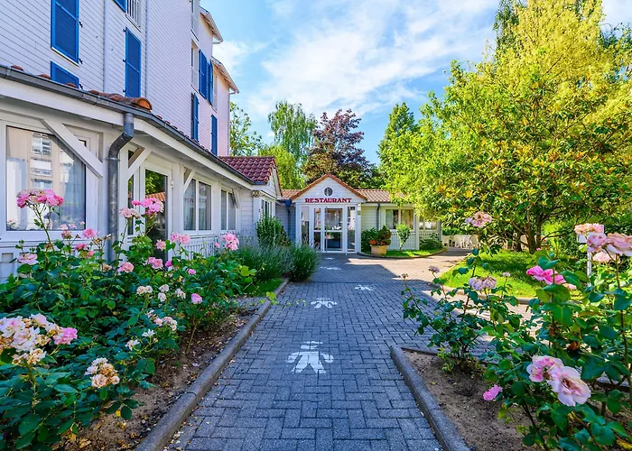 - Montagne Verte & Restaurant Louisiane Otel 2*