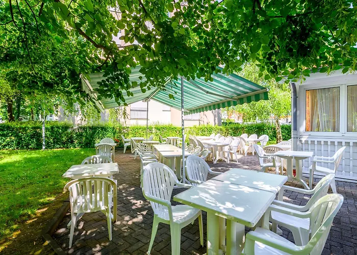 - Montagne Verte & Restaurant Louisiane Otel 2*