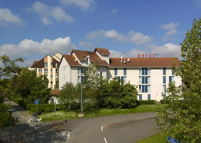 - Montagne Verte & Restaurant Louisiane 2*