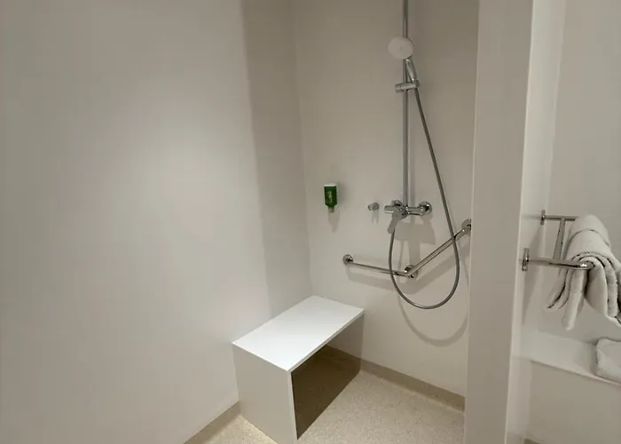 - Montagne Verte & Restaurant Louisiane